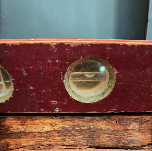Vintage wooden LEVEL 12" Red Pine Level Carpenter's Tool (B) - Picture 3 of 4